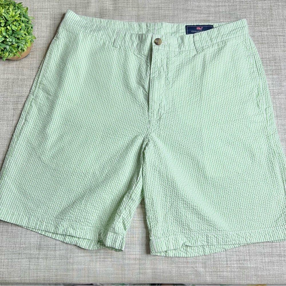 Vineyard Vines striped seersucker club room shorts, white & sea foam green